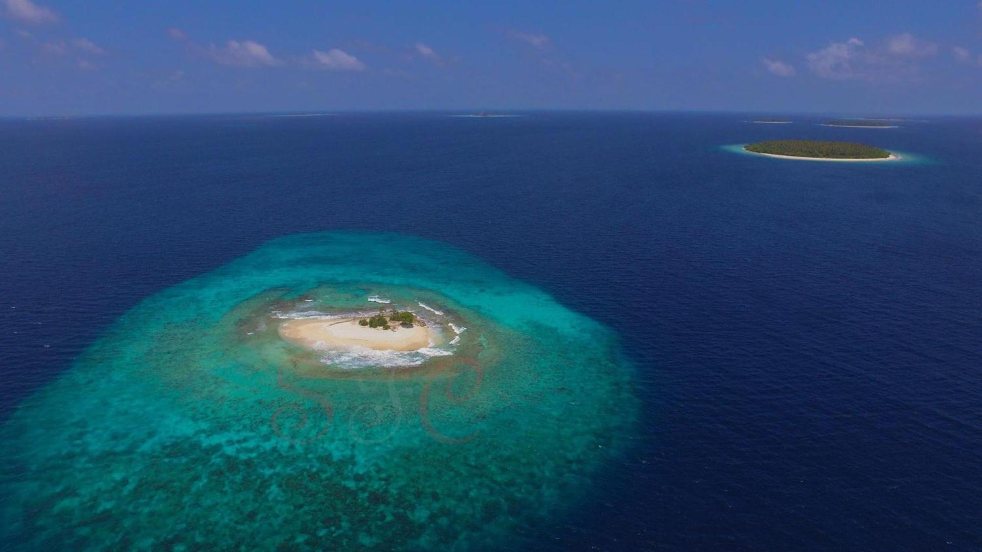 Bon Abri Maldives Hotel Manadhoo Bagian luar foto