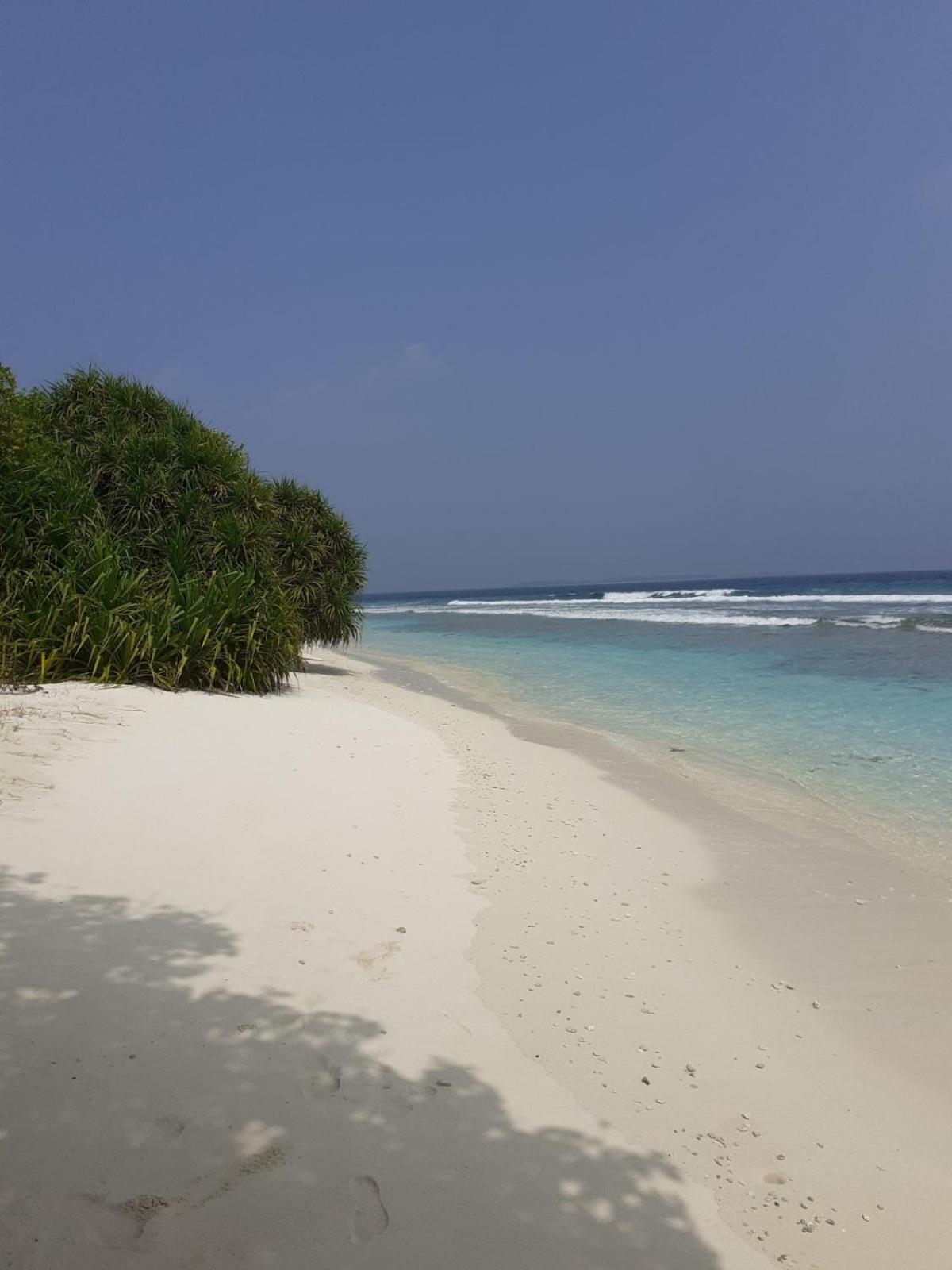 Bon Abri Maldives Hotel Manadhoo Bagian luar foto