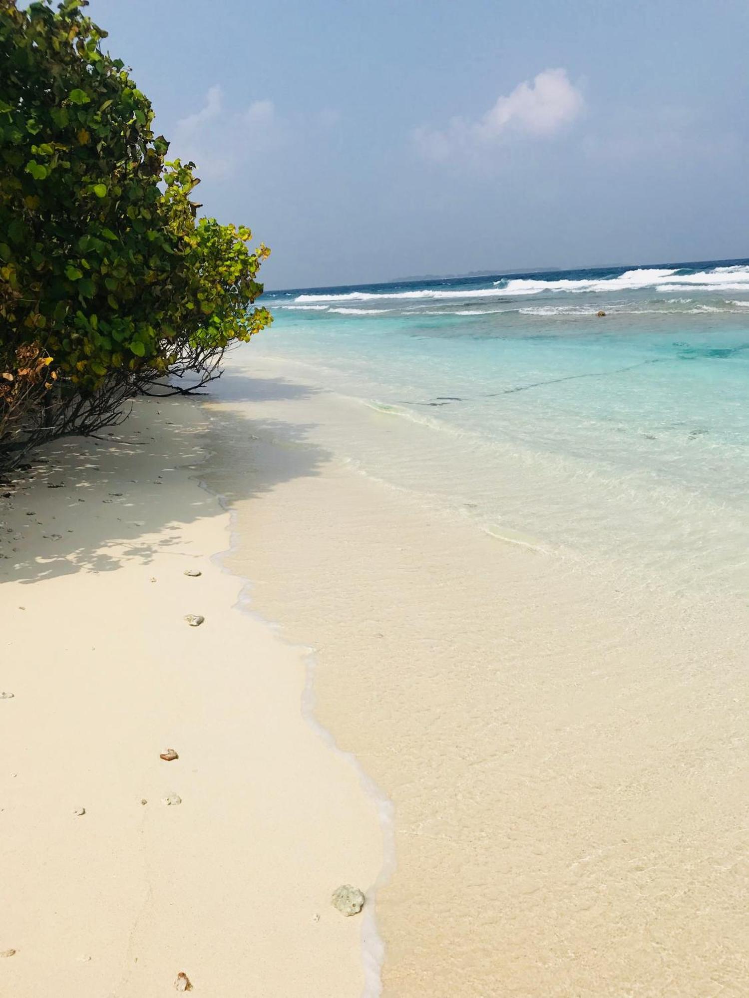 Bon Abri Maldives Hotel Manadhoo Bagian luar foto