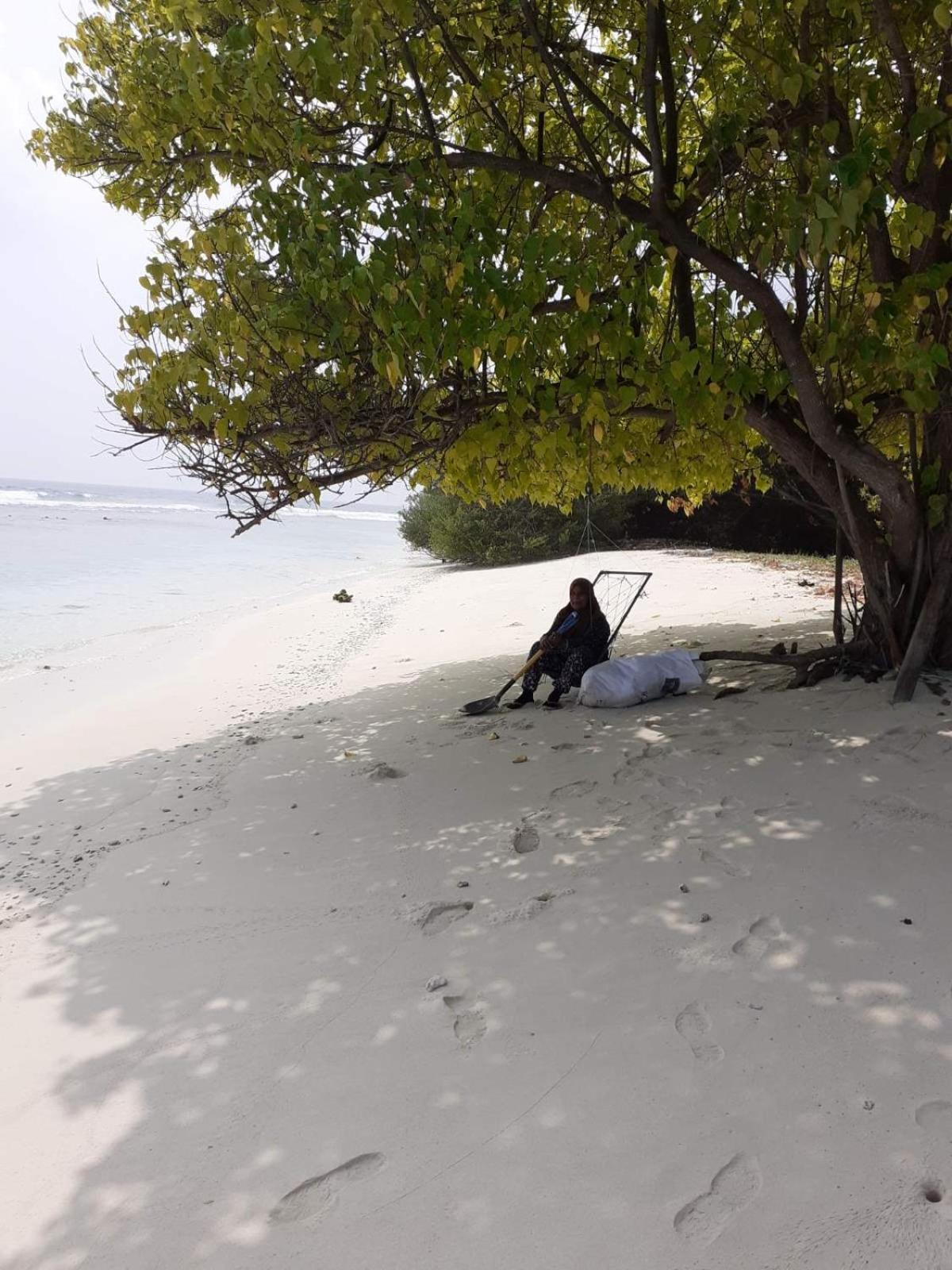 Bon Abri Maldives Hotel Manadhoo Bagian luar foto